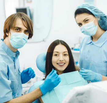 Paciente sorrindo no dentista